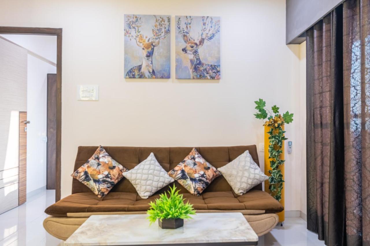 Osi Apartments Bandra West Mumbai Exterior photo