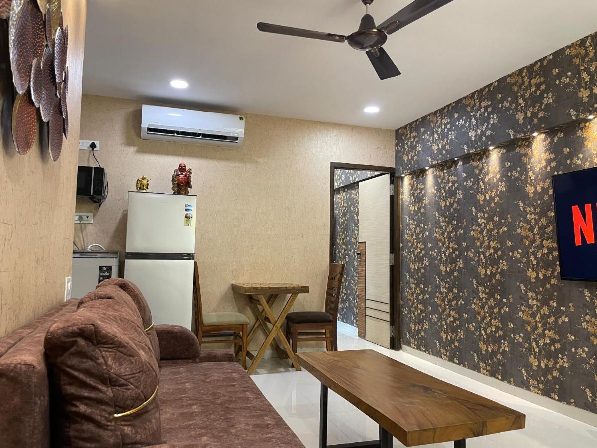 Osi Apartments Bandra West Mumbai Exterior photo