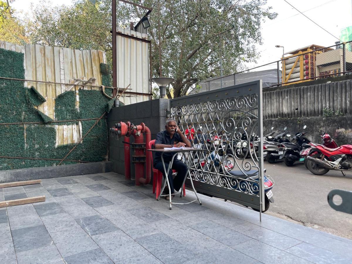 Osi Apartments Bandra West Mumbai Exterior photo