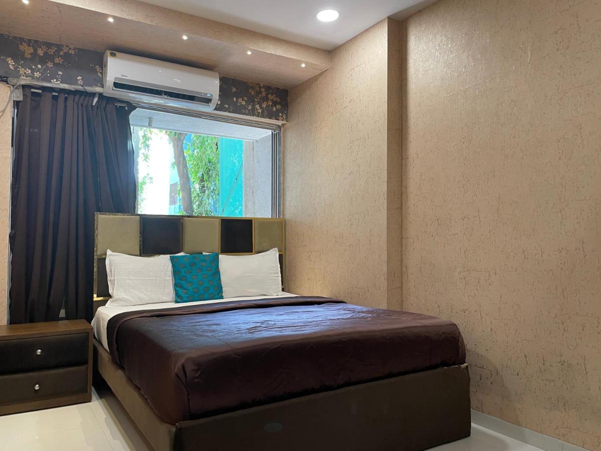Osi Apartments Bandra West Mumbai Exterior photo